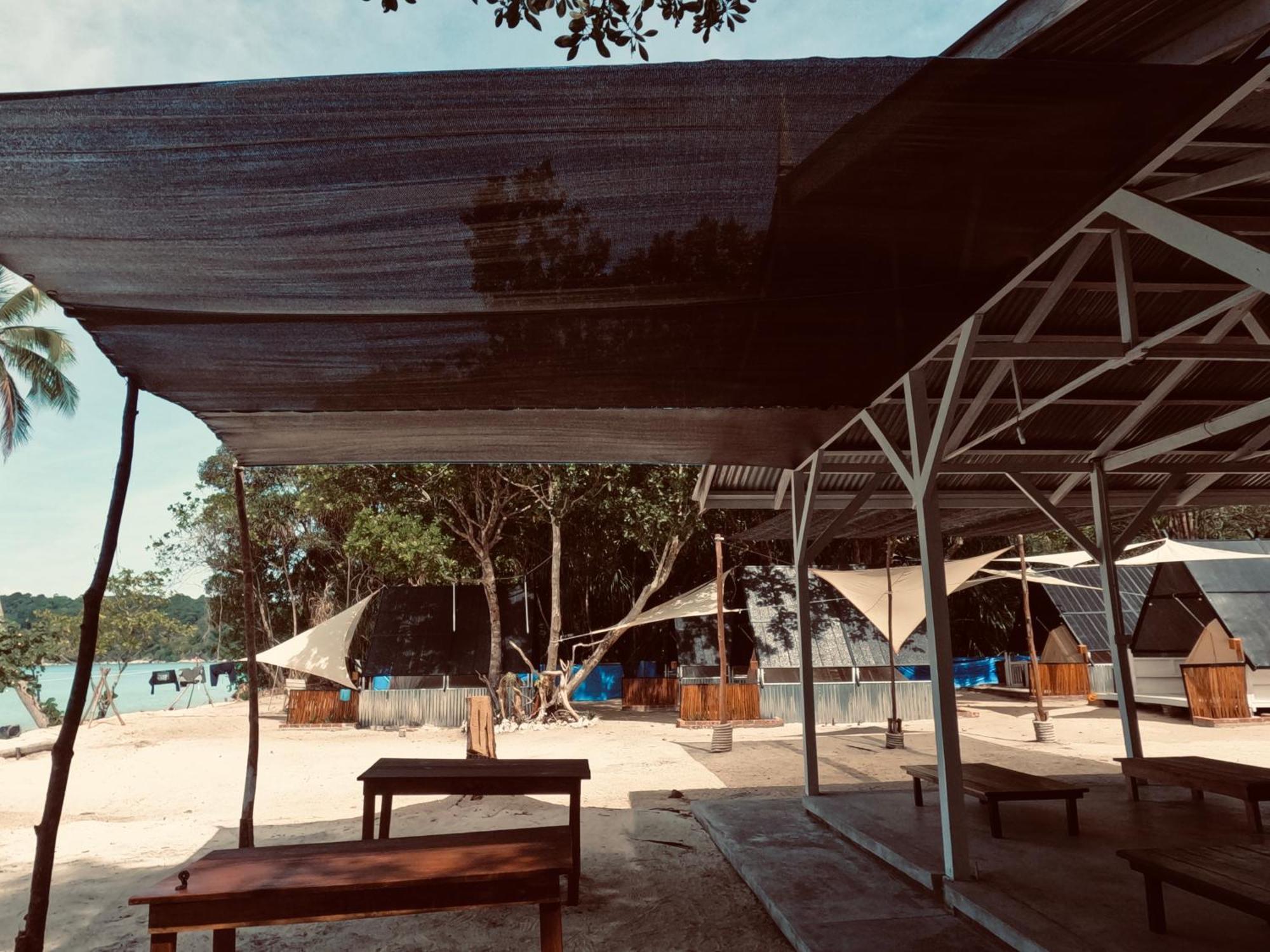 Отель Juita Glamping Perhentian Island Кампунг-Куала-Бесут Экстерьер фото