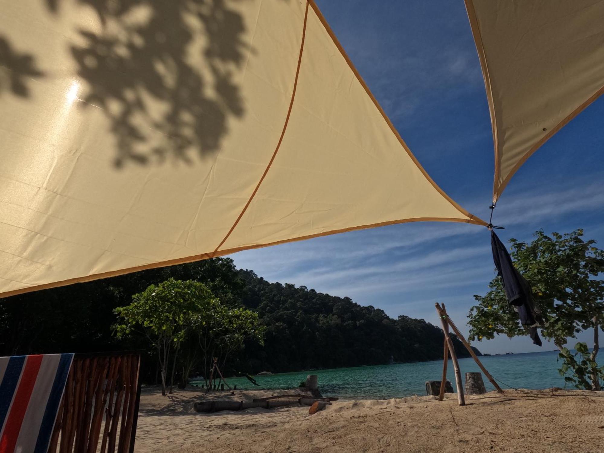 Отель Juita Glamping Perhentian Island Кампунг-Куала-Бесут Экстерьер фото