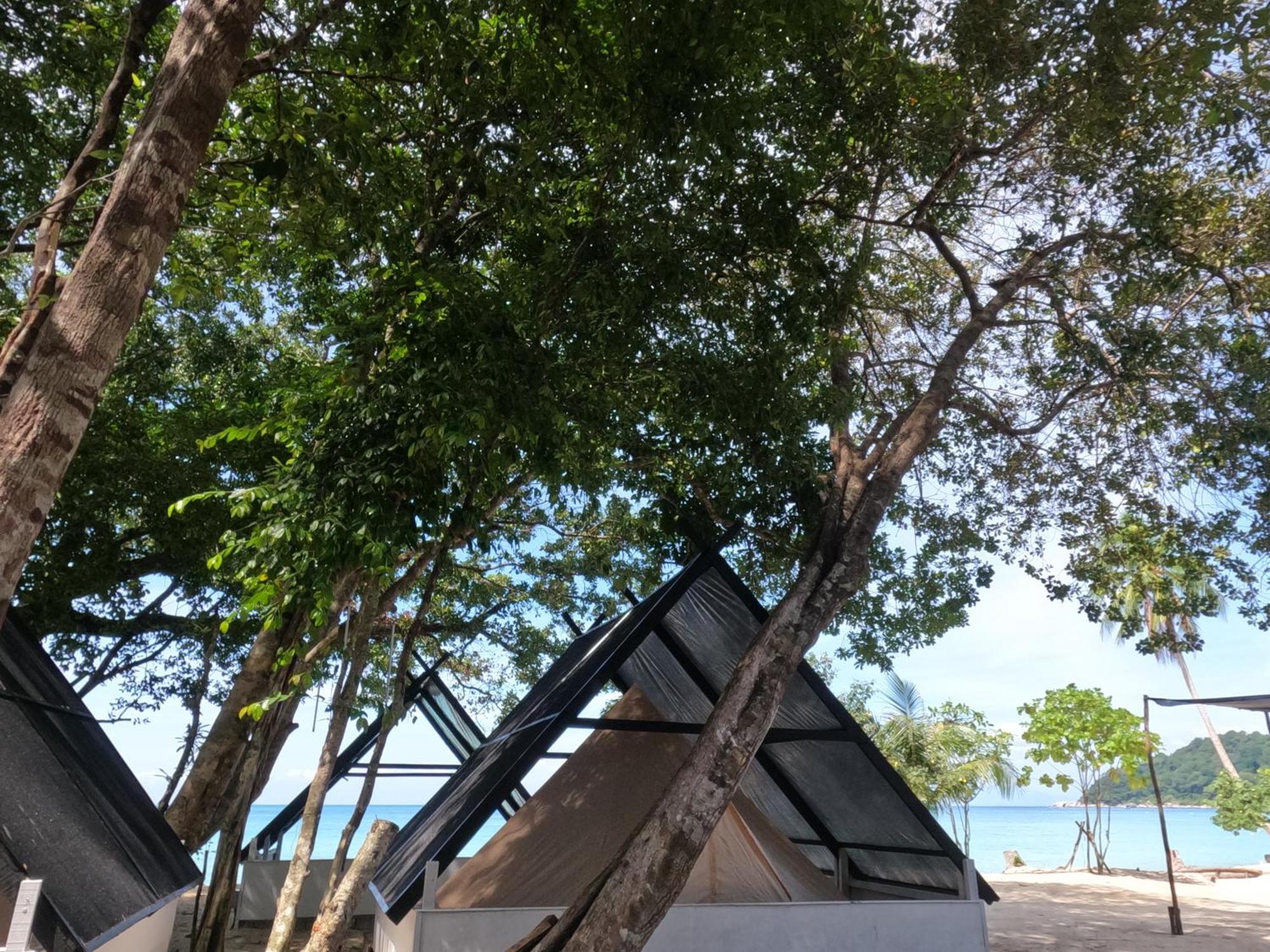 Отель Juita Glamping Perhentian Island Кампунг-Куала-Бесут Экстерьер фото